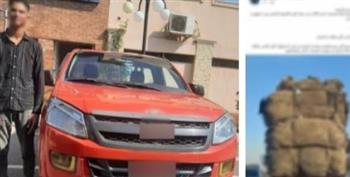 سقوط قائد سيارة ربع نقل لسيره بحمولة زائدة في البحيرة