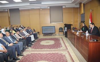 نائب محافظ بني سويف يشهد ندوة توعوية عن خدمات وإنجازات وأنشطة البرنامج القومي "مشروعك"