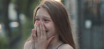 أسباب دموع العين أثناء الضحك