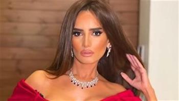 اليوم.. زينة تنتهي من تصوير ورد وشوكولاتة