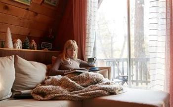 مع اقتراب الشتاء وقلة اللقاءات.. خبيرة توضح نصائح للحفاظ على دفء العلاقات الإنسانية| خاص 