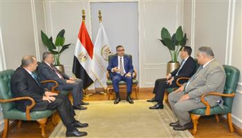 وزير التموين يبحث مع رئيس جهاز تنمية التجارة الداخلية خطة تطوير المنظومة التجارية في المحافظات