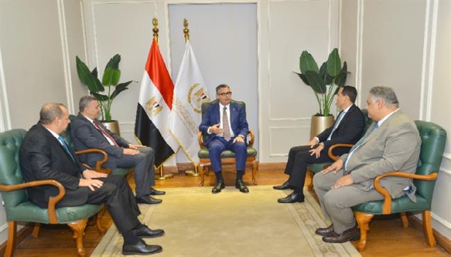 وزير التموين يبحث مع رئيس جهاز تنمية التجارة الداخلية خطة تطوير المنظومة التجارية في المحافظات