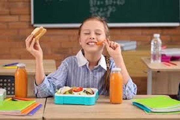 خبراء تغذية يقدمون أفكار ذكية لتحضير لانش بوكس صحي ومغذي لطفلك في الشتاء