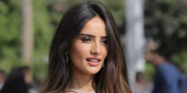 زينة تودع مسلسل "ورد وشوكولاته" ..وتعيش نشاط فني مكثف