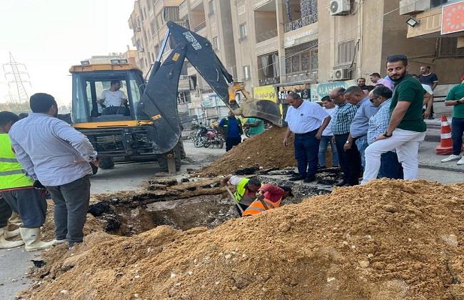 محافظة الجيزة: جاري إصلاح كسر بخط مياه قُطر 800 مم بمنطقة الضغط – حدائق الأهرام