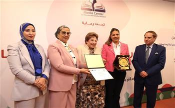 المستشارة أمل عمار تشارك في المؤتمر العلمي "دور المرأة في التواصل الحضاري"