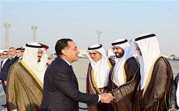 رئيس الوزراء يستقبل نظيره الكويتي بمطار القاهرة الدولي