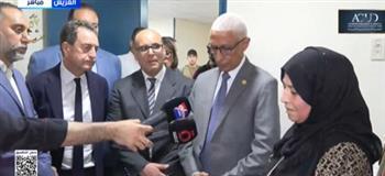 رغم الدمار.. فلسطينية من غزة للسفير الفرنسي: "المهم نكون سوا ونكمل بعض"