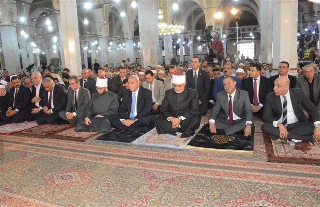 وزير الأوقاف والمفتي ورئيس الوطنية للإعلام ومحافظ الغربية يؤدون صلاة الجمعة في المسجد الأحمدي بطنطا