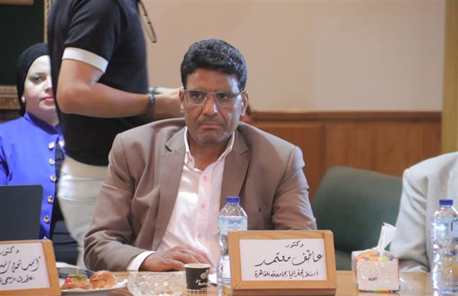 "مؤلفات زيدان سبقت زمنه".. تصريحات عاطف معتمد في صالون الهلال
