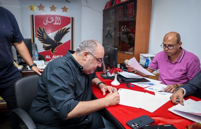 محمد الغزاوي يقدم أوراق ترشحه في مجلس إدارة الأهلي