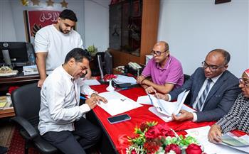طارق قنديل يقدم أوراق ترشحه في انتخابات مجلس إدارة الأهلي
