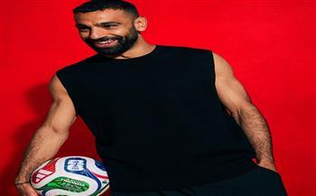 قبل مباراة جيبوتي.. محمد صلاح يلتقط صورة تذكارية مع كرة كأس العالم 2026