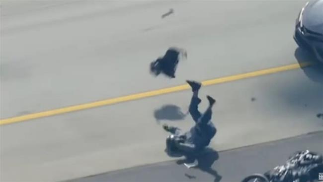 فيديو.. مطاردة درامية بين الشرطة الأمريكية ومسلح تنتهي بمأساة