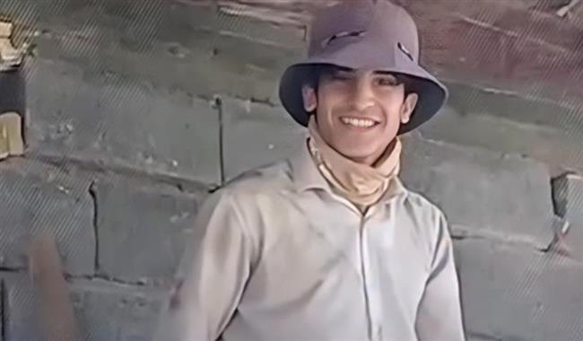 فيديو مؤثر.. عراقي يفاجئ ابنه عامل البناء بقبوله في كلية الطب