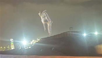 ينظر لأحفاده بفخر.. قناع توت عنخ آمون يبهر رواد الإنترنت (فيديو)  