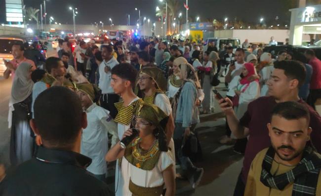 المصريون يحتفلون بليلة افتتاح المتحف المصري الكبير  