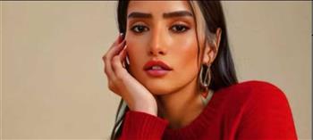 «وقعت على نصي الشمال كله».. زينة تكشف تفاصيل حالتها الصحية  