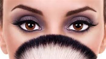 درجات ظلال عيون دافئة تبرز سحر العيون البنية هذا الموسم