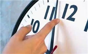 مع بدء العمل بالتوقيت الشتوي.. استشارية تقدم نصائح لإعادة ضبط روتين الأسرة وتنظيم اليوم| خاص