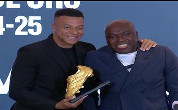 الفرنسي كيليان مبابي يفوز بجائزة الحذاء الذهبي