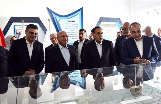 رئيس الوزراء يستعرض الأداء الاقتصادي ومشروعات التطوير بالشركة القابضة للأدوية والكيماويات والمستلزمات الطبية