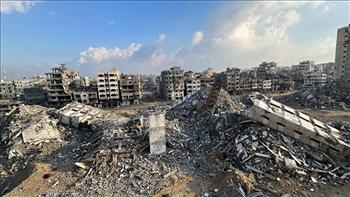 جيش الاحتلال الإسرائيلي: القيادة السياسية وجهت بوقف العمليات في مدينة غزة