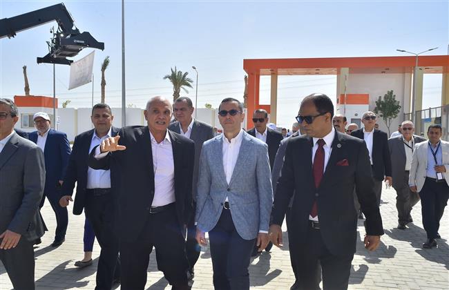 وزير الاستثمار يتفقد المركز اللوجستي الجمركي للمنطقة الاقتصادية لقناة السويس 
