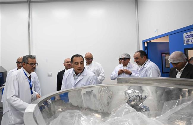 رئيس الوزراء يفتتح مصنع "إنتاج الخامات الدوائية" ومصنع "المطهرات"