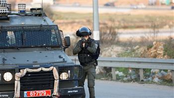 إصابة شابين فلسطينيين برصاص الاحتلال ومستوطنيه في الضفة الغربية