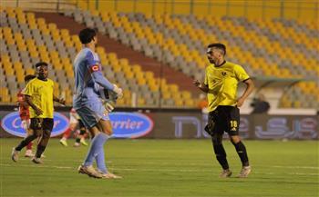 الدوري الممتاز.. الفيومي"يكهرب" الأهلي ويسجل الهدف الثاني 