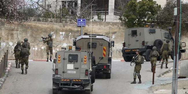 الاحتلال الإسرائيلي يعتقل 22 فلسطينيًا في الخليل 
