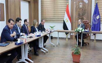 رئيس هيئة الدواء يبحث مع وفد صندوق الأمم المتحدة للسكان آليات توطين وسائل تنظيم الأسرة
