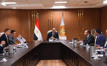 وزير العمل يترأس اجتماع اللجنة التشريعية المُختصة بإعداد "مشروع قانون العمالة المنزلية"