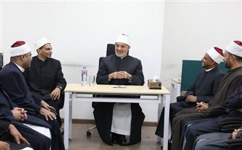 مفتي الجمهورية يتفقد الإدارة العامة للفتوى الإلكترونية بدار الإفتاء