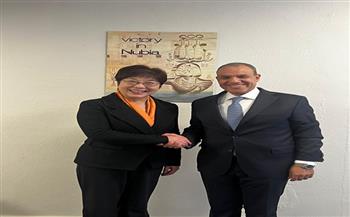 وزير الخارجية يلتقي مندوبة الصين باليونسكو لدعم ترشيح العناني بالمنظمة