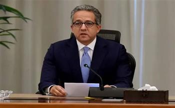 إيمان كريم تهنئ العناني بمناسبة فوزه بمنصب مدير عام اليونسكو