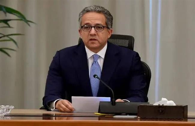 إيمان كريم تهنئ العناني بمناسبة فوزه بمنصب مدير عام اليونسكو