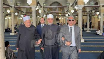 مفتي الجمهورية يصل الجامع الأزهر لأداء صلاة الجنازة على الدكتور أحمد عمر هاشم