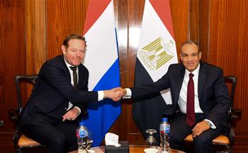 وزير الخارجية يشدد على أهمية توفير الحماية اللازمة للبعثات الدبلوماسية المصرية في هولندا