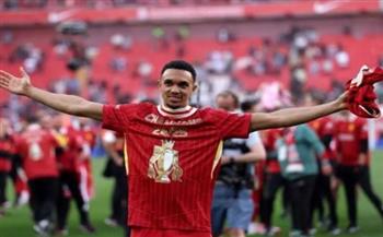 ليفربول يحتفل بألكسندر أرنولد: "يوم ميلاد سعيد"