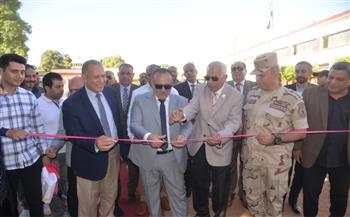 محافظ أسيوط يفتتح معرض منتجات التعليم الفني بمدرسة أسيوط الثانوية الزراعية