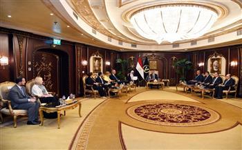 وزير الداخلية يبحث مع مسؤولين أوروبيين تعزيز التعاون في مكافحة المخدرات