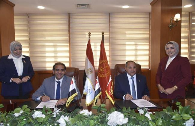 محافظ بورسعيد ورئيس جامعة بورسعيد يوقعان بروتوكول تعاون لتنفيذ برامج تدريب مشتركة 