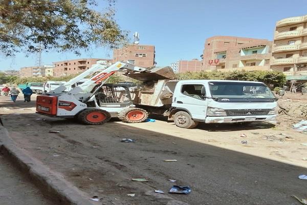 الوحدة المحلية بمركز ناصر تواصل جهودها لتحسين الخدمات والنظافة العامة