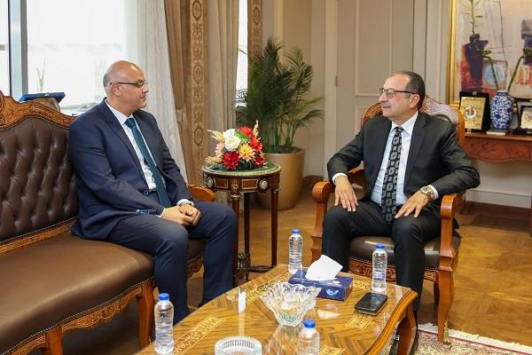 وزير قطاع الأعمال يبحث مع محافظ القليوبية تعظيم الاستفادة من الأصول وتوسيع التعاون المشترك