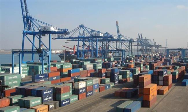 ميناء دمياط يتداول 26 سفينة للحاويات والبضائع العامة خلال 24 ساعة 