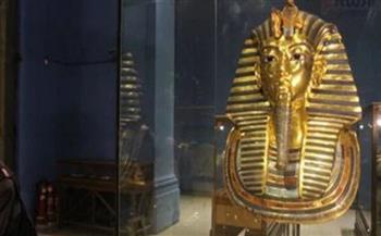 الملك الذهبي توت عنخ آمون يستقبل زواره في المتحف الكبير 