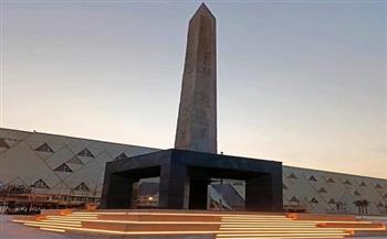 المسلة المعلقة.. رمسيس الثاني يطل من صان الحجر ليحلق في سماء المتحف الكبير   